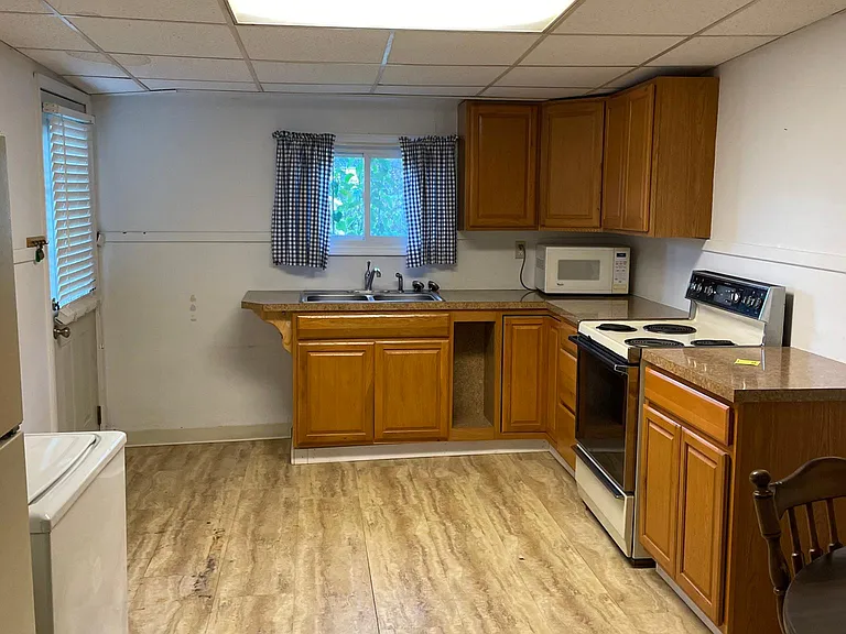 736 Main St — Photo 5