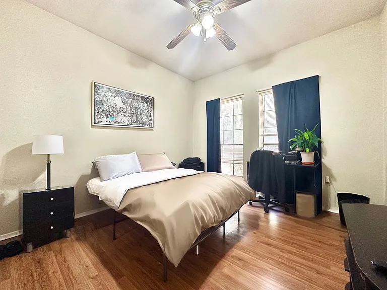 2801 Rio Grande St #102 — Photo 6