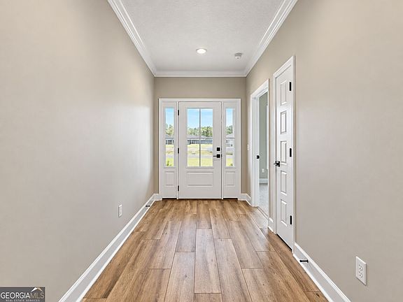 3rd image of 202 Verano St