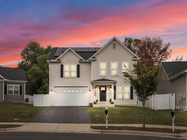 105 Ridgeway St, Fredericksburg, VA 22401