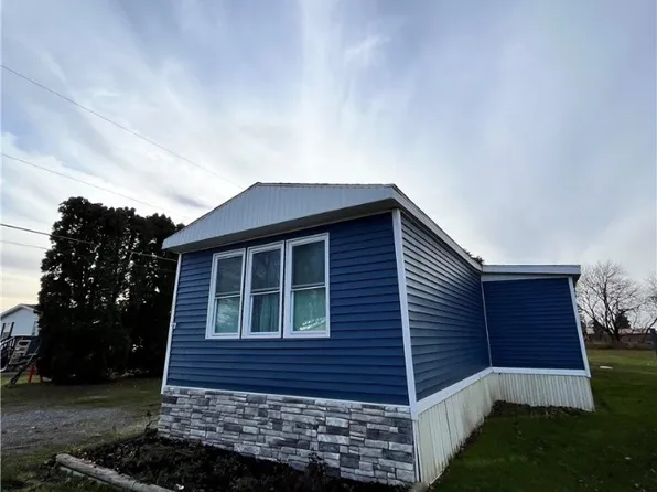 3207 Pratt Rd, Batavia, NY 14020