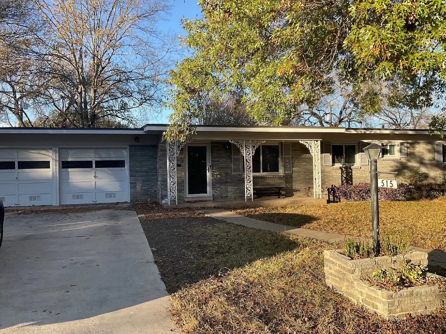 3 bed, 2.0 bath, 1741 sqft, $2,350 — Photo 1