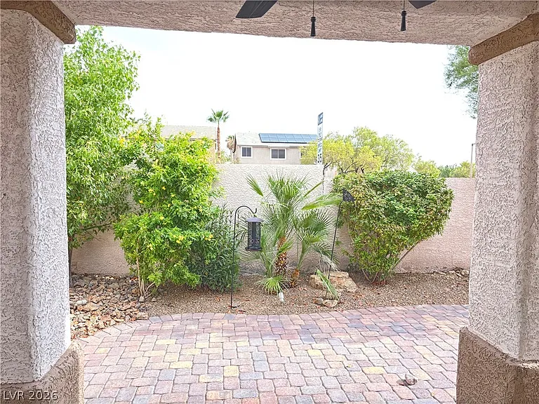 10628 S Olivebranch Ave — Photo 16