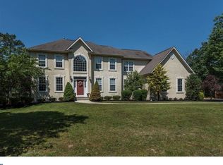 11 Serenity Ct, Southampton, NJ 08088