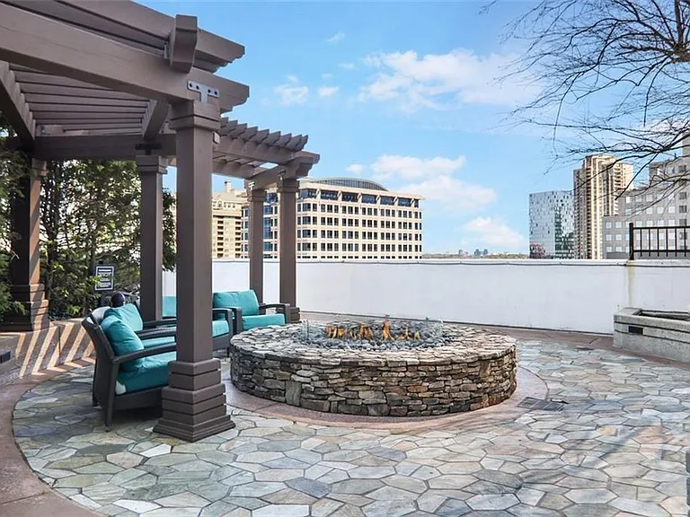 3324 Peachtree Rd NE #915 — Photo 3