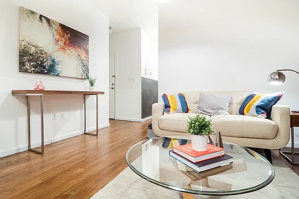 Sold by Level Group | media 9