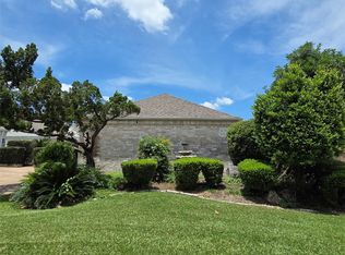 2621 Country Club Blvd, Sugar Land, TX 77478