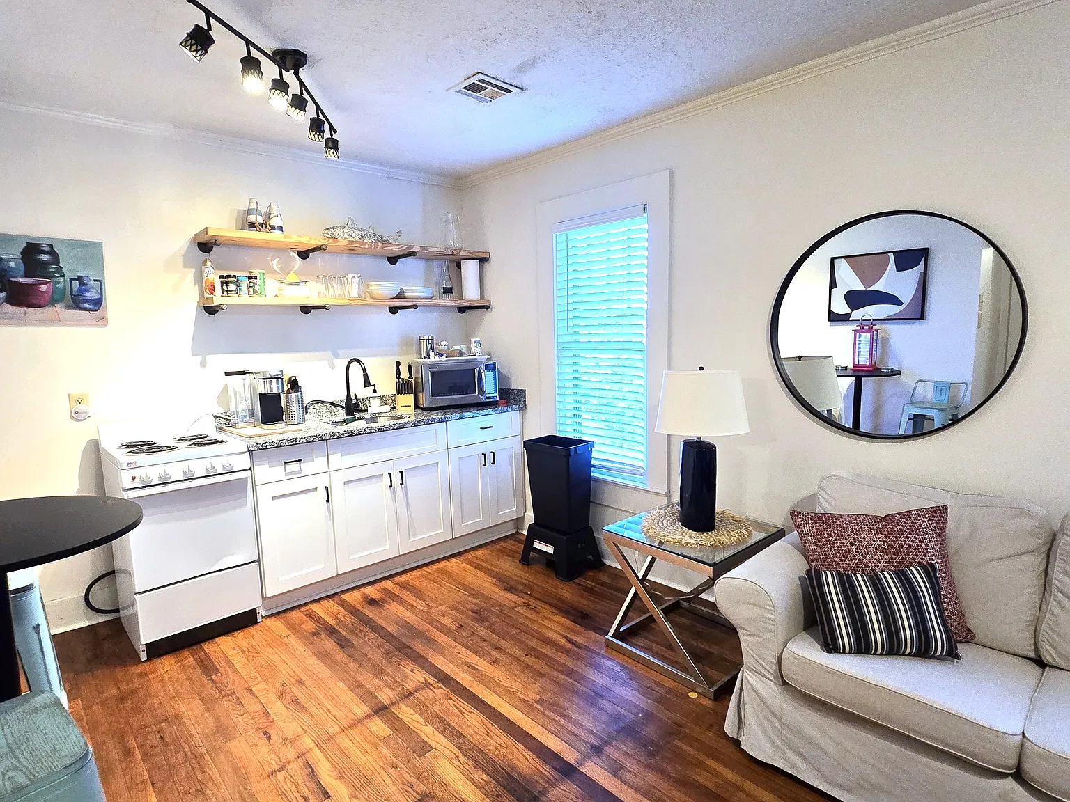 904 Louisiana Ave — Photo 3