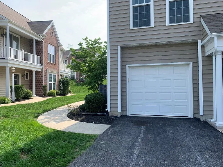 744 Whitetail Dr — Photo 3