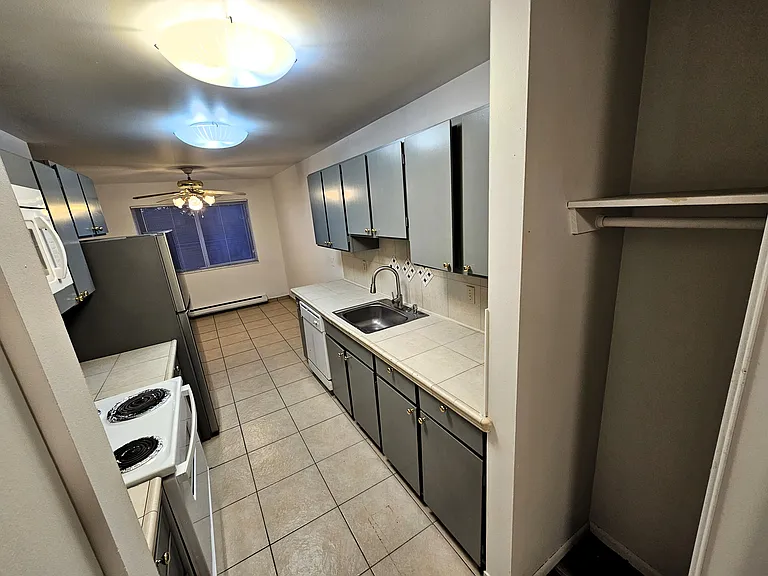 310 Bronson Way NE #12 — Photo 2