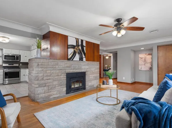 305 S Main St, O'Fallon, IL 62269