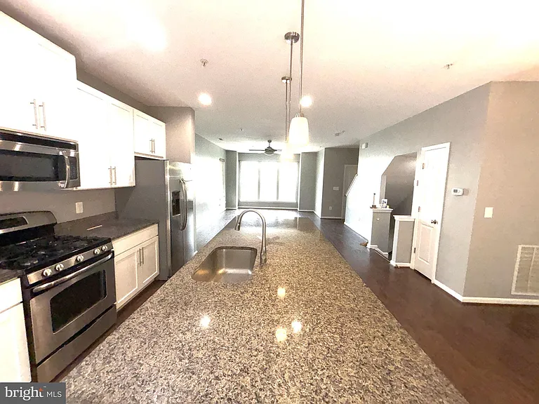 22410 Glenbow Way — Photo 8