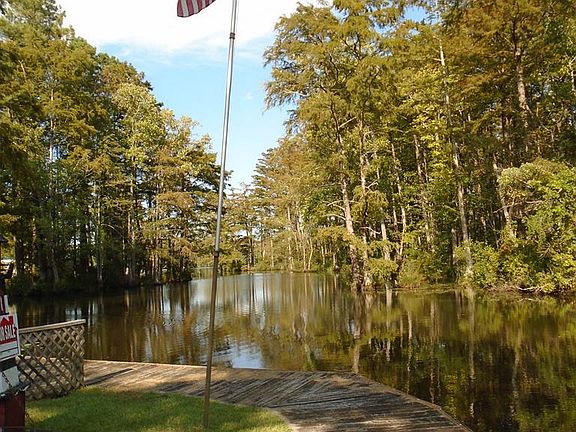 2nd image of 110 Canal Cove Ln
