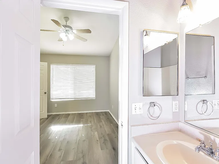 5424 Otter Bay Ct — Photo 11