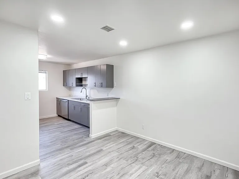 701 Campbell St #C — Photo 11