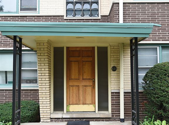 2nd image of 833 N Harlem Ave APT 2C