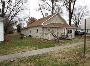 202 W North St, Sesser, IL 62884