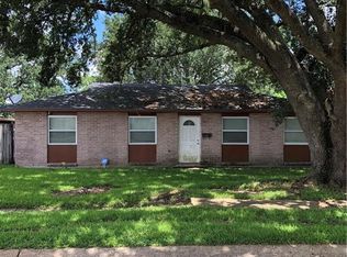 2913 Kenwood St, Gretna, LA 70056