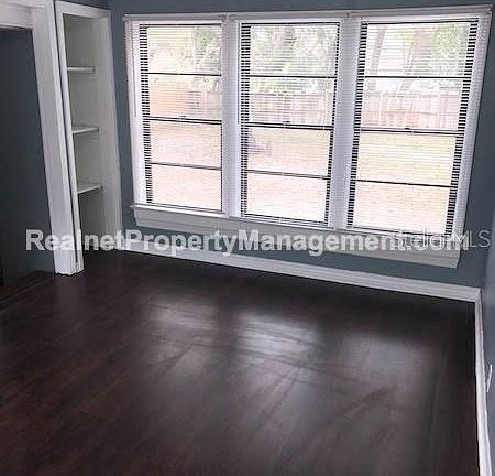 3rd image of 208 E Hamilton Ave