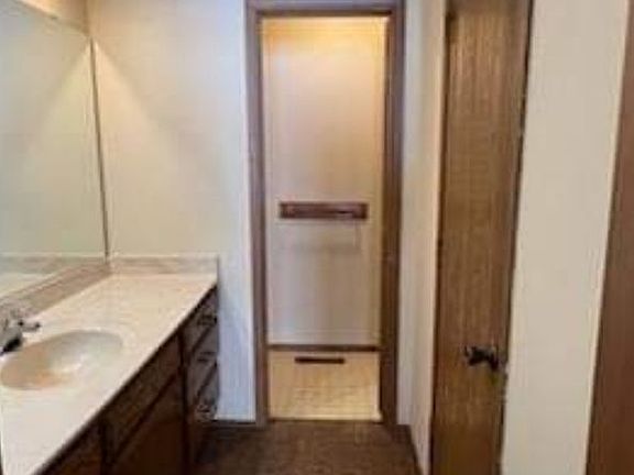 5th image of 3037 W Greenwood St