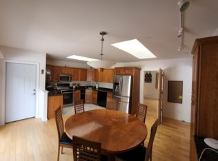 302 Amherst Rd, Pelham, MA 01002