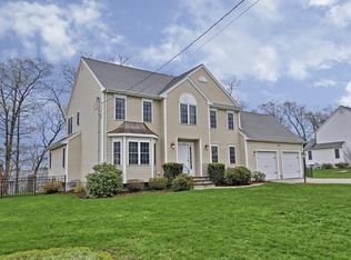 138 Old Wood Rd, North Attleboro, MA 02760