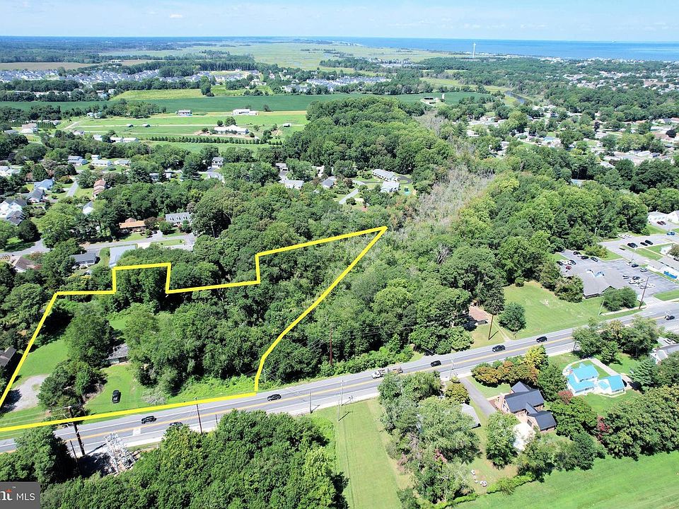 2nd image of 1401 Savannah Rd