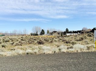 704 Ross Ct SW, Mattawa, WA 99349