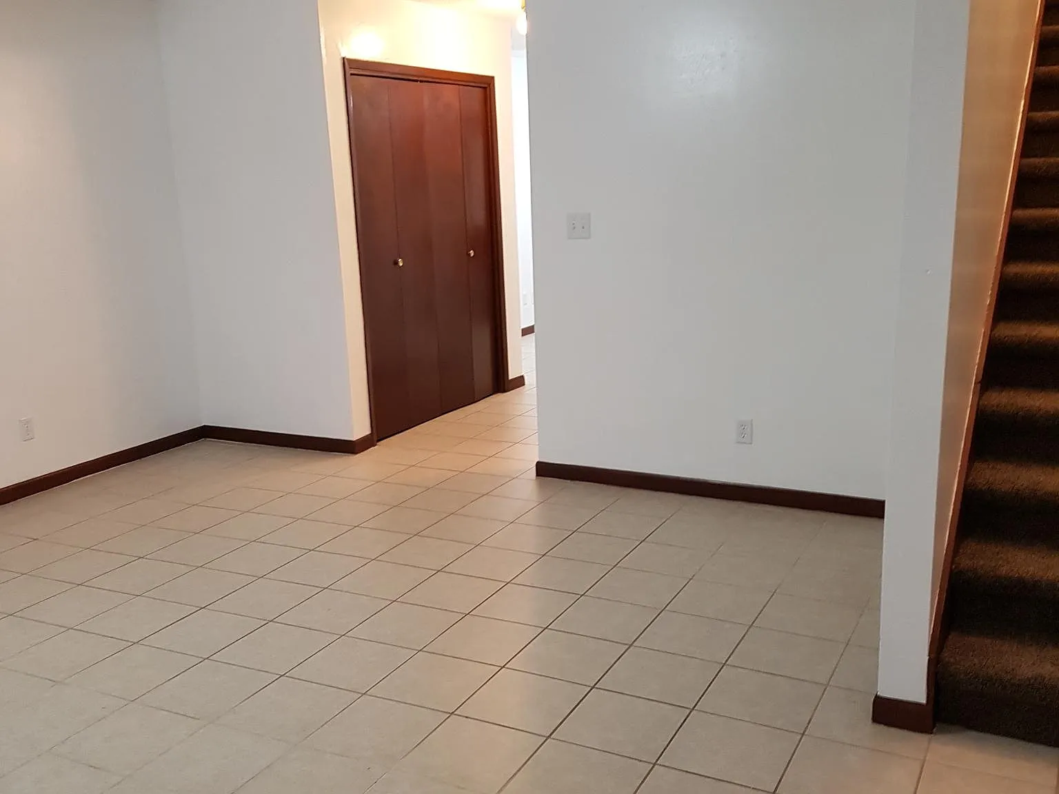 2 bed, 1.5 bath, 1242 sqft, $1,500 — Photo 2