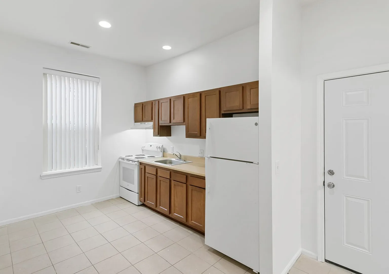 Cross Street Apartments (JAB Ypsi LLC) — Photo 2