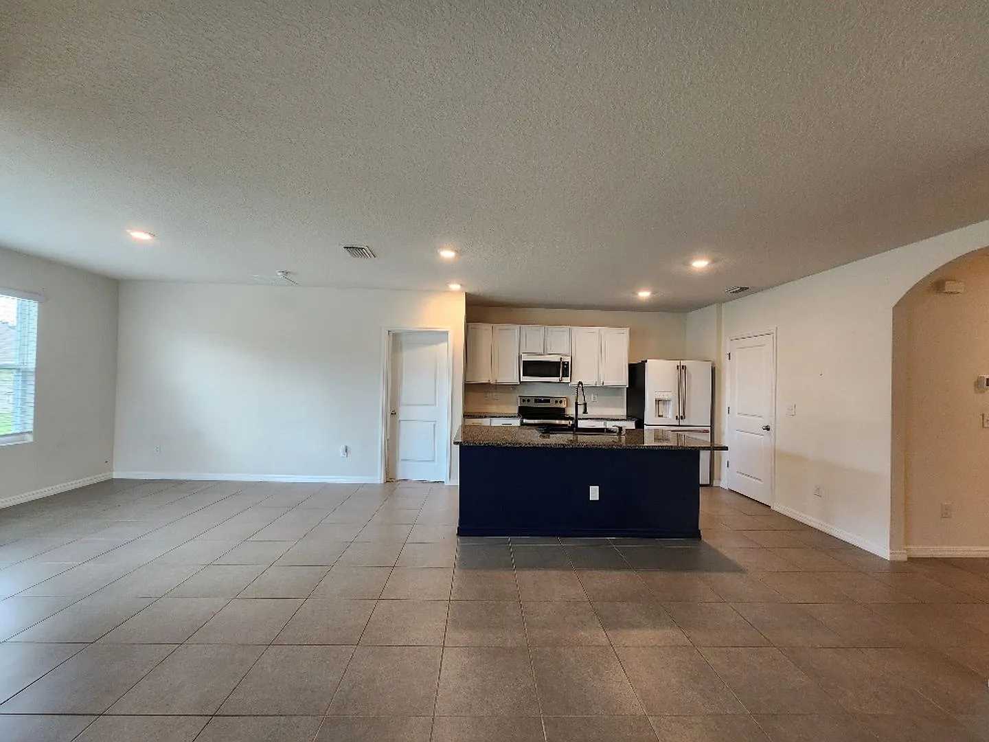 Gorgeous 2020 Construction, Like New 3-Bedroom, 2-Bathroom — Photo 4