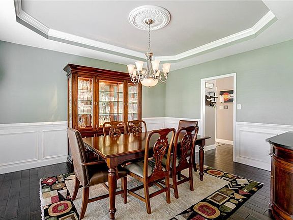 5th image of 5400 Woolshire Dr