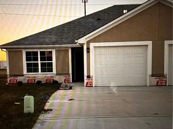 20927 E 8th St S, Independence, MO 64056