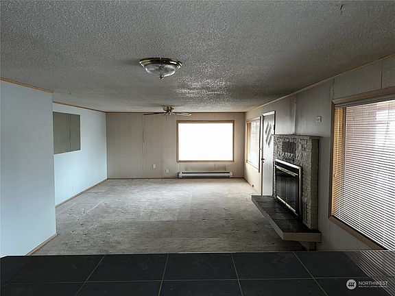 5th image of 8251 Terminal Street NE