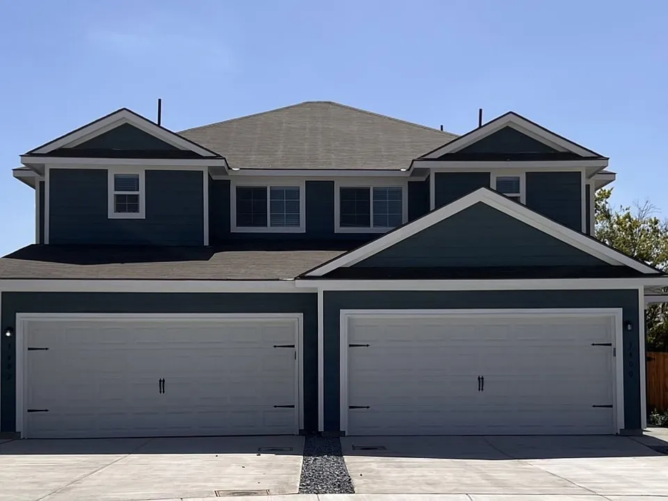 3406 Scott Cir
