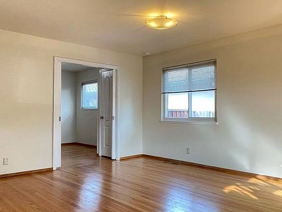 3rd image of 1591 Heron Ave