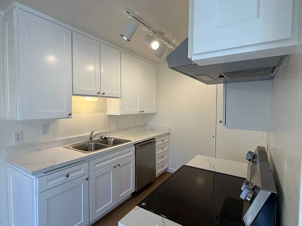 117 W Avenida De Los Arboles #165