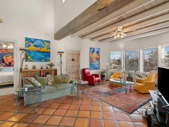 3204 Nizhoni Dr, Santa Fe, NM 87507