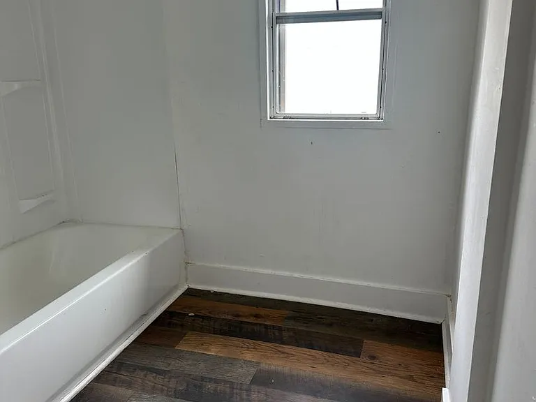 1304 Avenue G — Photo 16