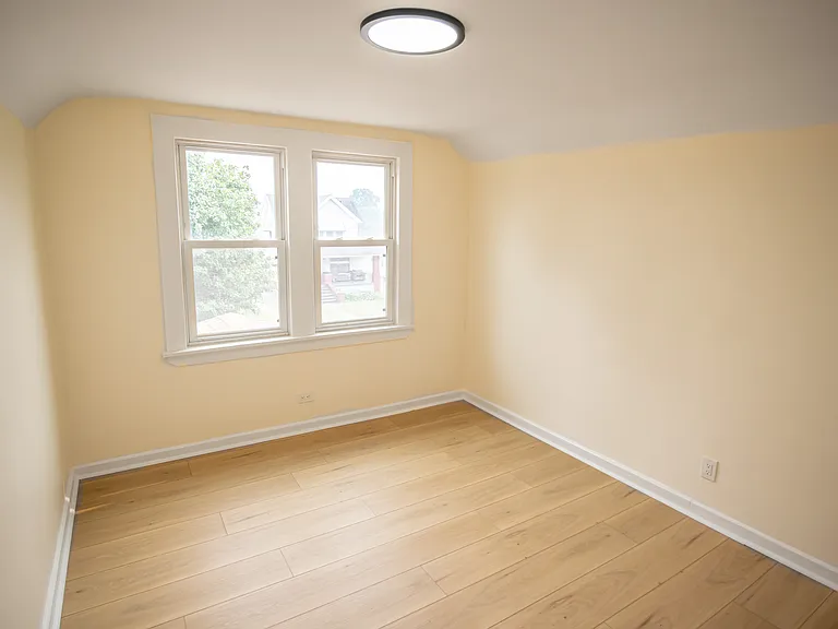 9105 Bancroft Ave — Photo 28