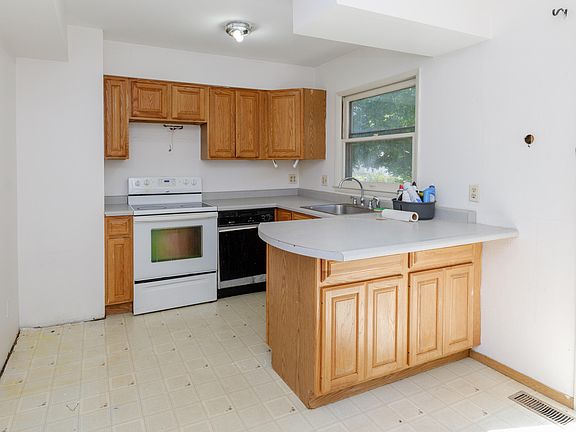 5th image of 1731 Redstock Ave