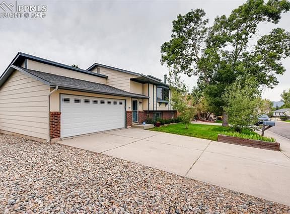 3rd image of 5025 Filarees Cir