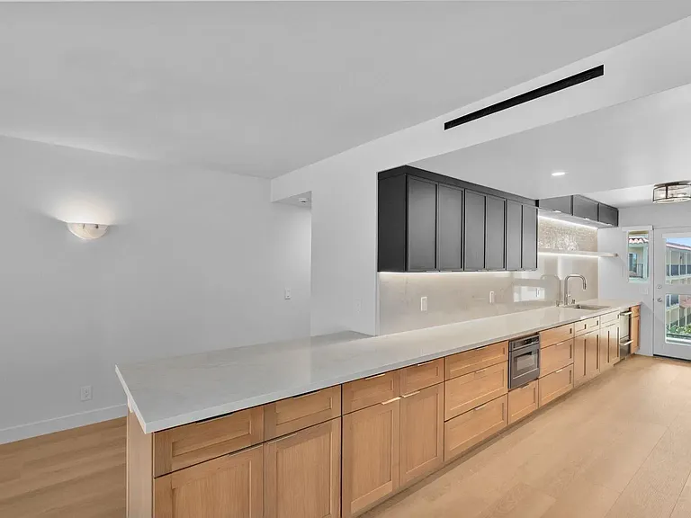 939 Coast Blvd #6F — Photo 10