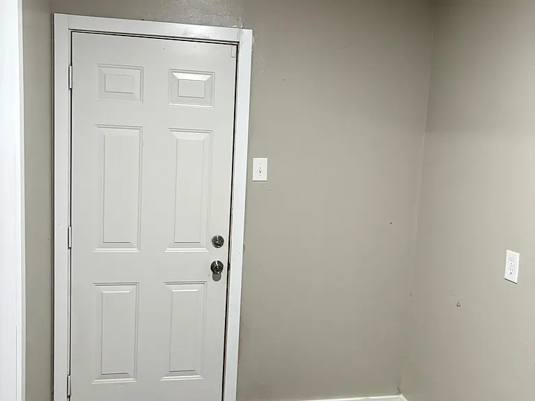 4625 Grinnell St — Photo 5