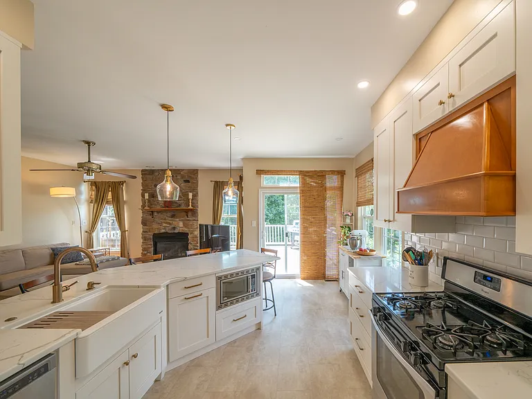 748 McCardle Dr — Photo 18