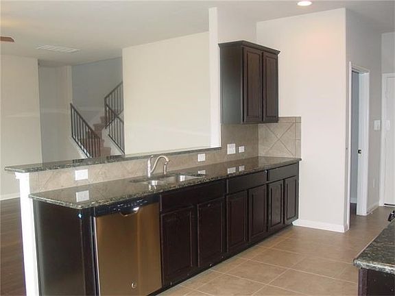 4th image of 108 Moulins Ln