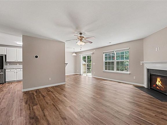 4th image of 124 Forest Glade Rd
