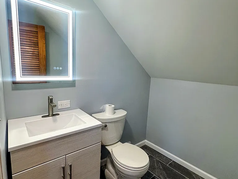 154 Calvin Ct N — Photo 18