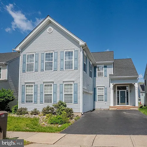 31 Hawthorn Dr Photo 1