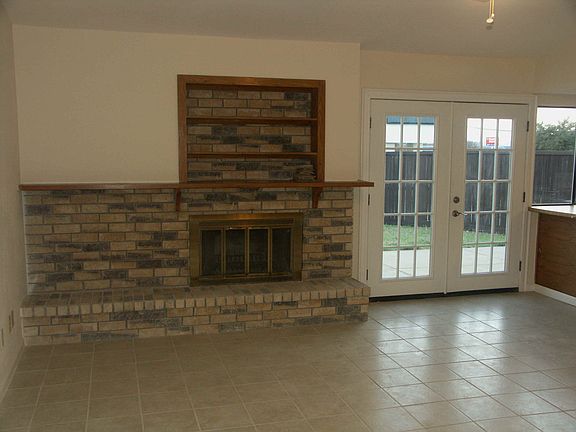 3rd image of 952 Lombardy Dr